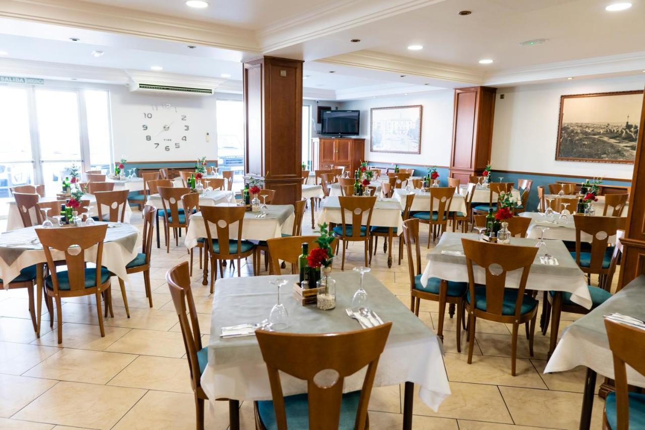 فندق Pension Restaurante Casablanca Torreperogil المظهر الخارجي الصورة